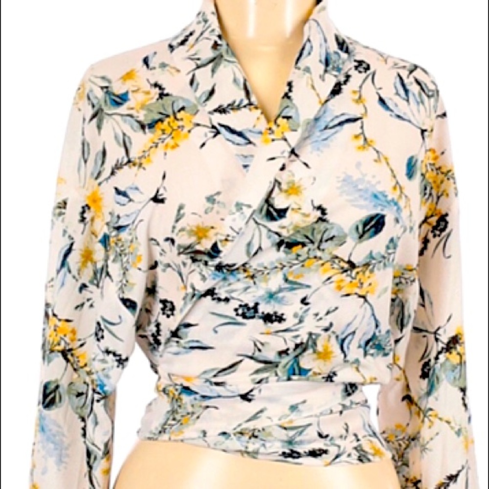 Bobeau Floral Wrapped Blouse/Cardigan